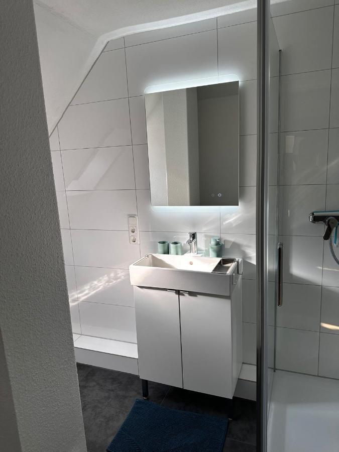 A&V Apartments Gemuetliche Rheinblick Wohnung Apt Daisy Дуйсбург Екстериор снимка